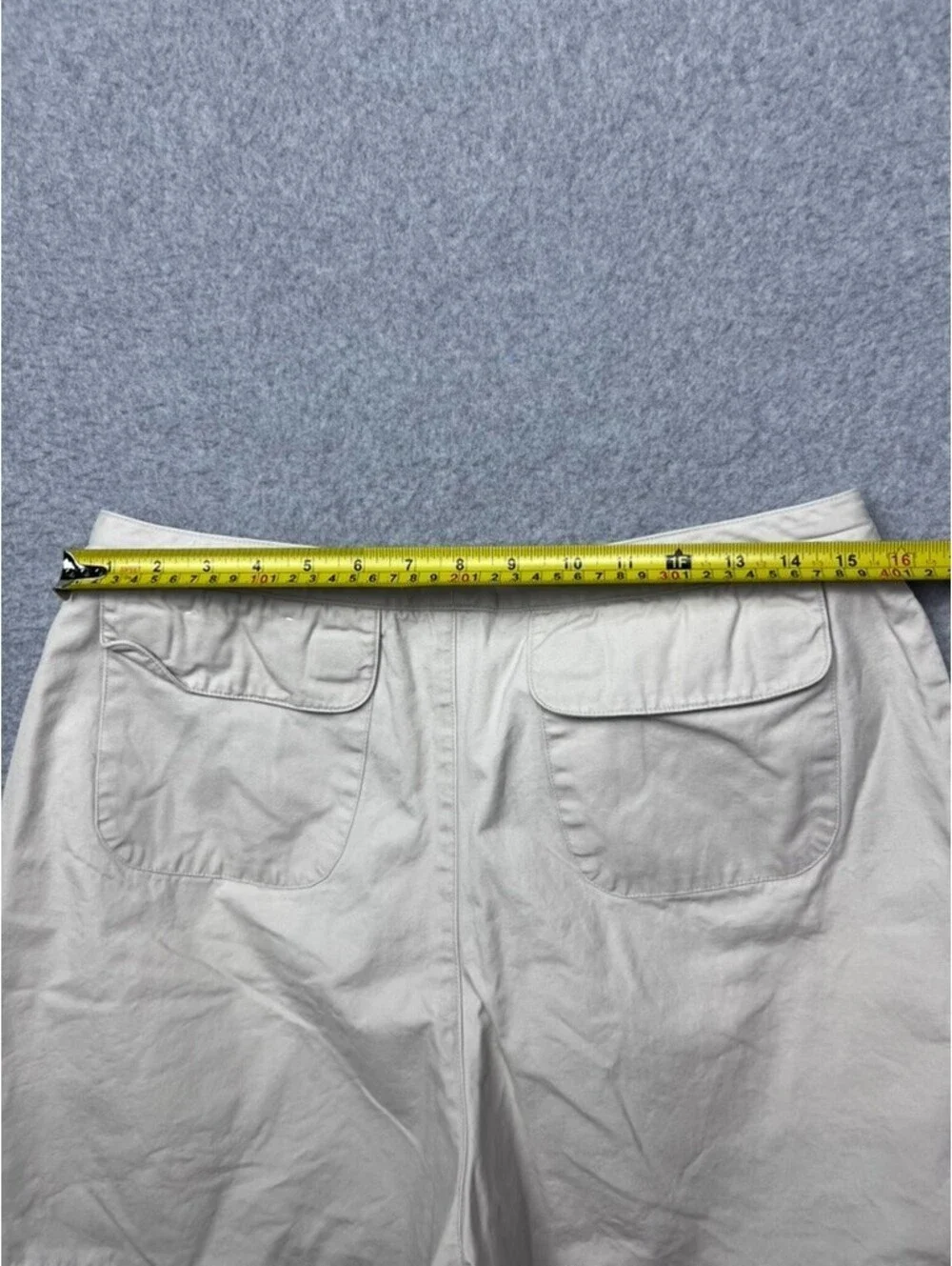 Lands End Womens Khaki Canvas Shorts 12 Regular Pull On Drawstring Cotton Casual